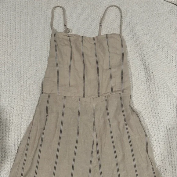 Reformation 100% Linen Elm Jager Jumpsuit size 8 striped blue jumpsuit open back - Picture 4 of 11